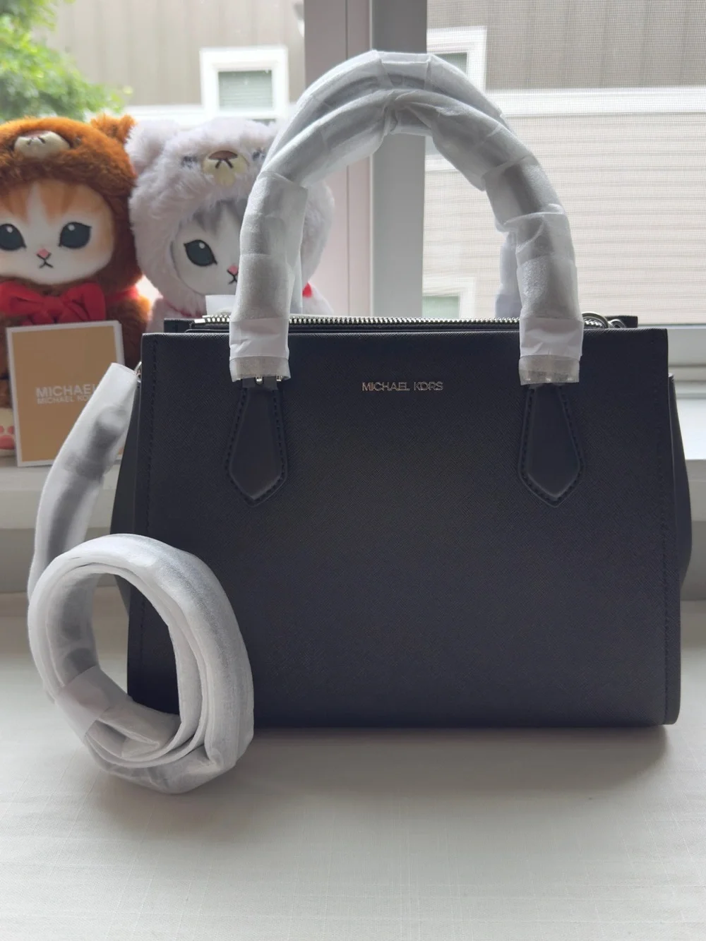 NWT 👜Michael Kors black Marilyn Medium Saffiano Leather Satchel